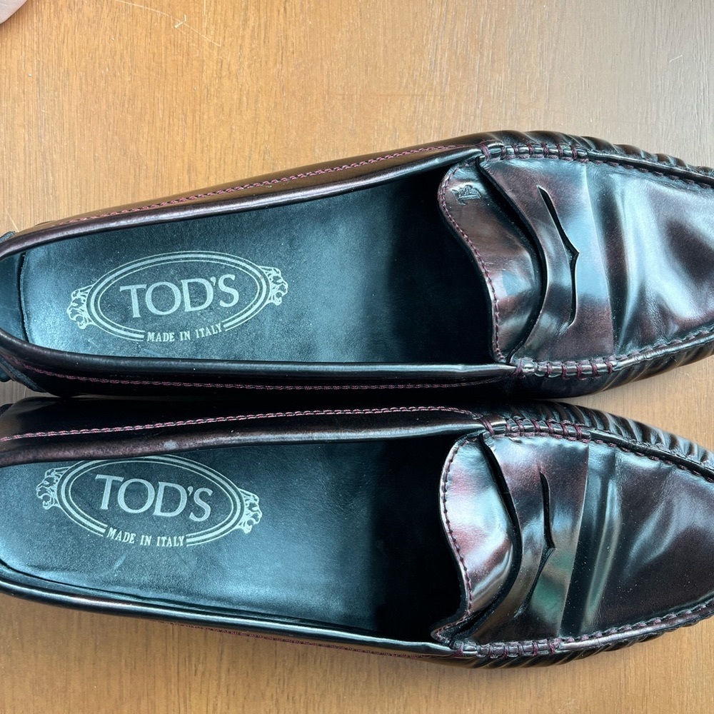 Tod’s women’s loafers - great shape and cool color